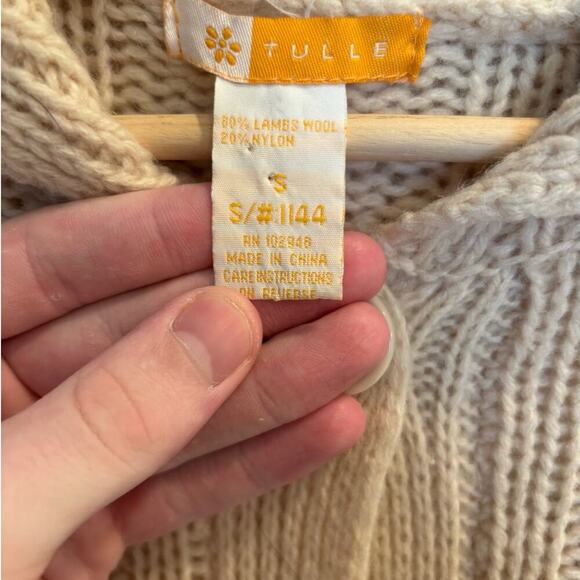 Tulle Size Small Beige Cable Knit Button Up Cardigan Wide Collar Vintage Look - Picture 3 of 4